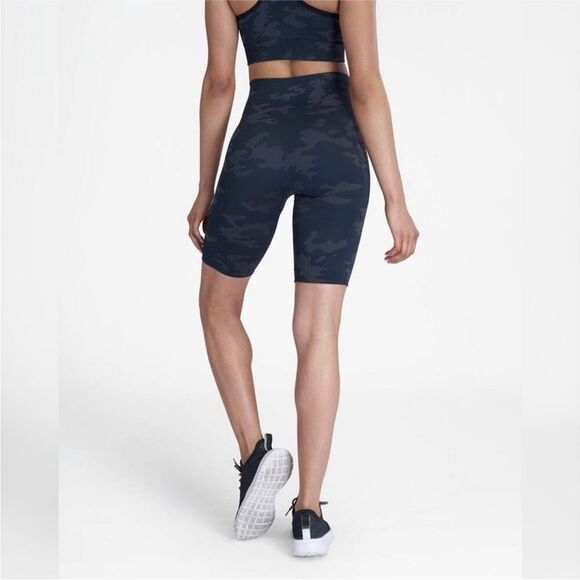 SPANX Look At Me Now Biker Bike Shorts in Black Camo Size Small NEW - Picture 6 of 10
